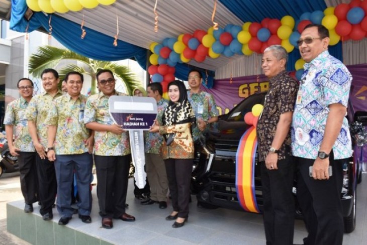 Guru Mi Dapat Hadiahxpander Dari Bank Jateng